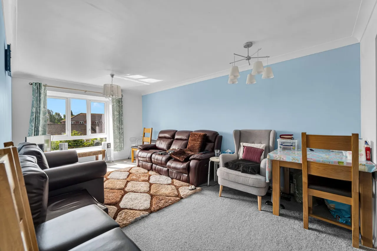 Farm Close, Staines-upon-Thames, TW18, photo 4