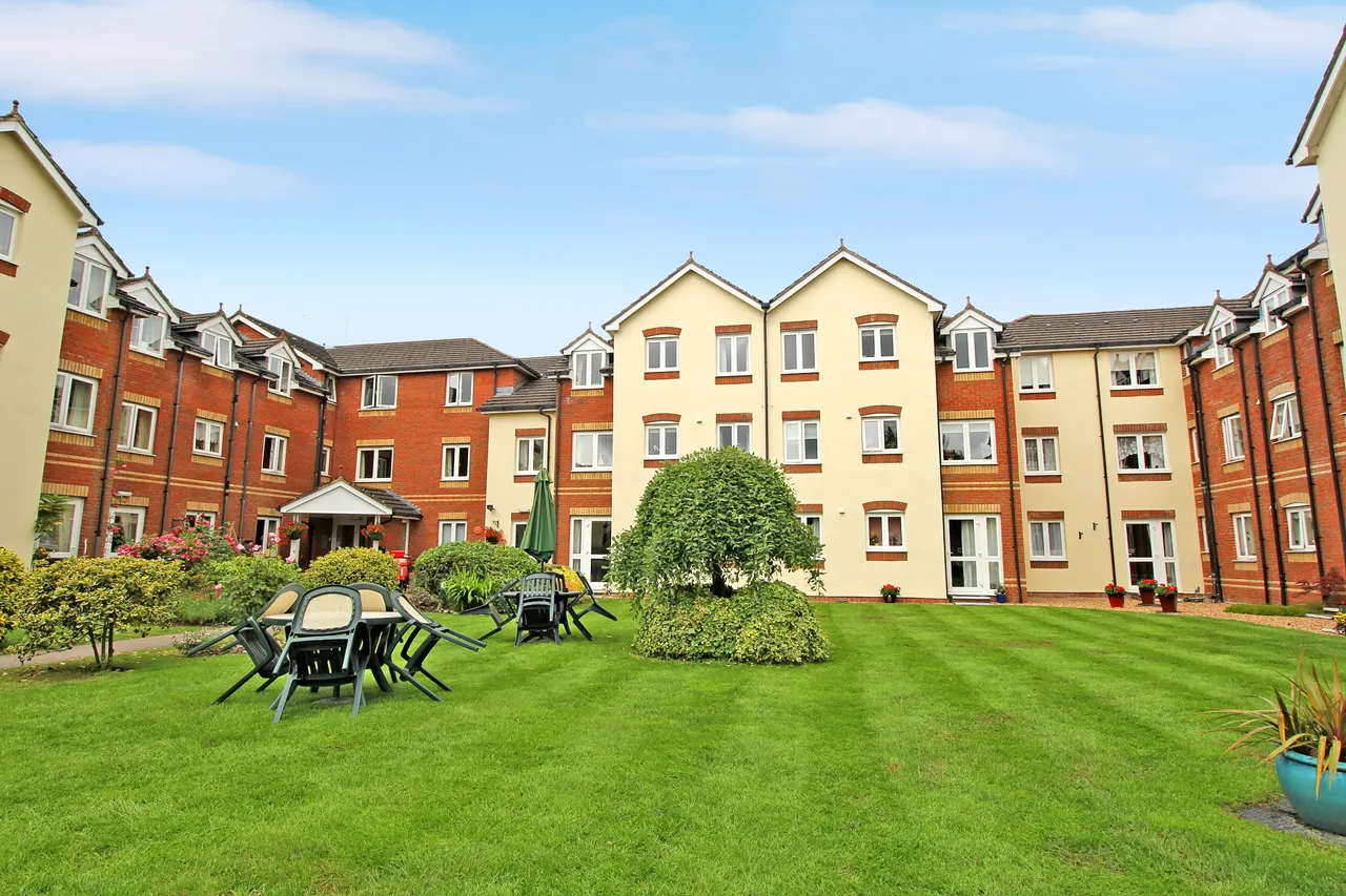 Ackender Road, Alton, GU34, photo 8