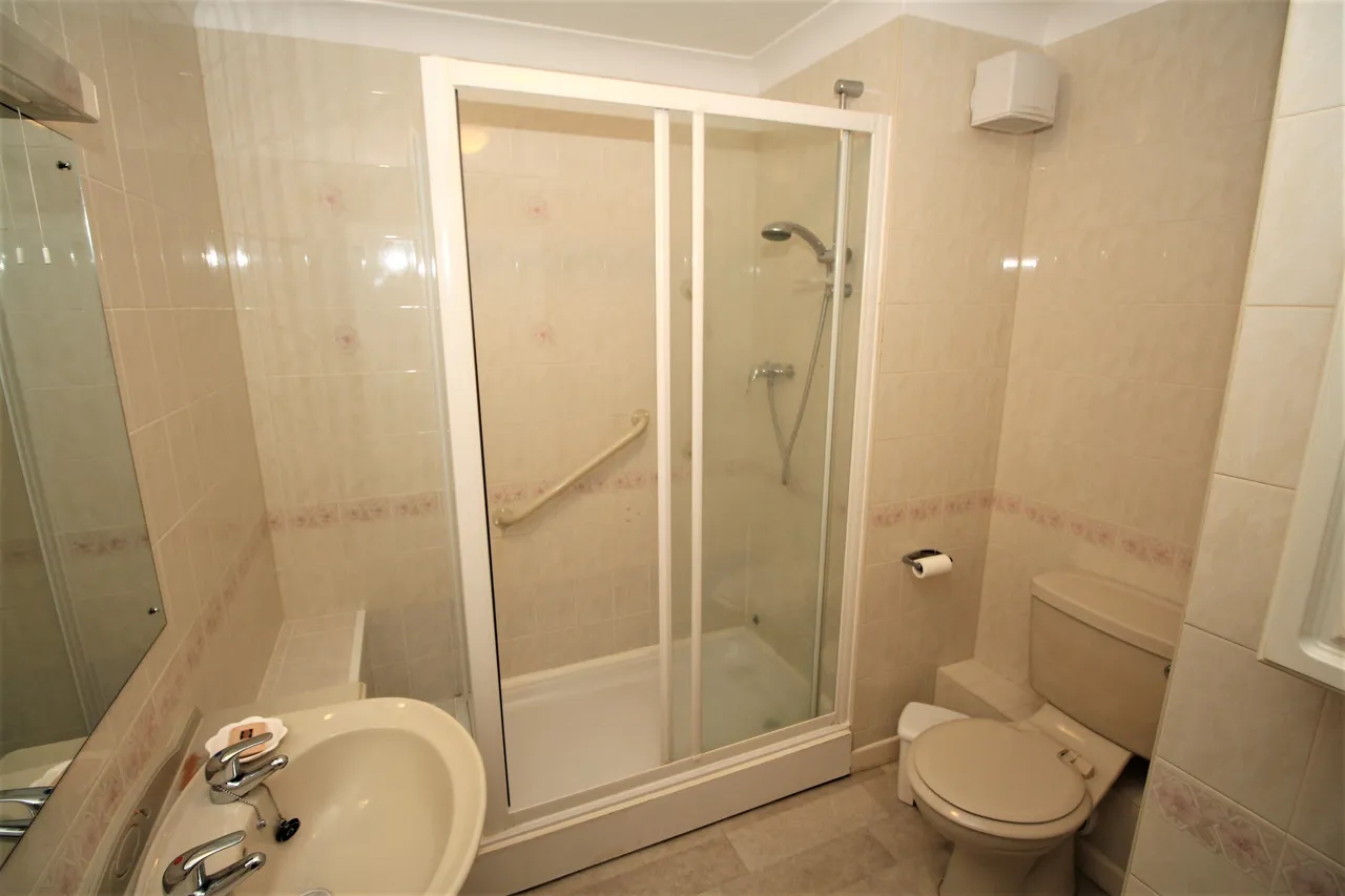 Ackender Road, Alton, GU34, photo 7
