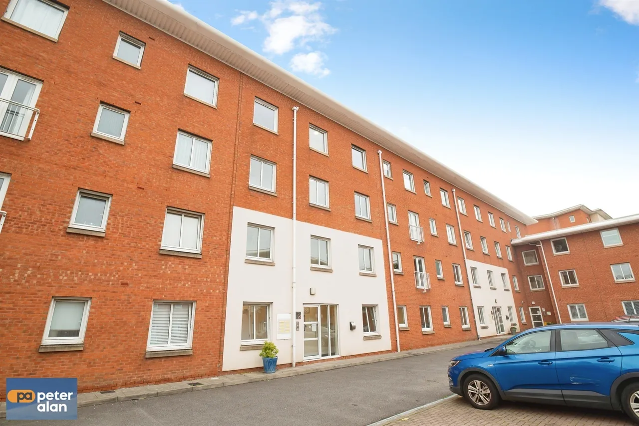 1 bed flat for sale, Carlotta Way, Cardiff, CF10