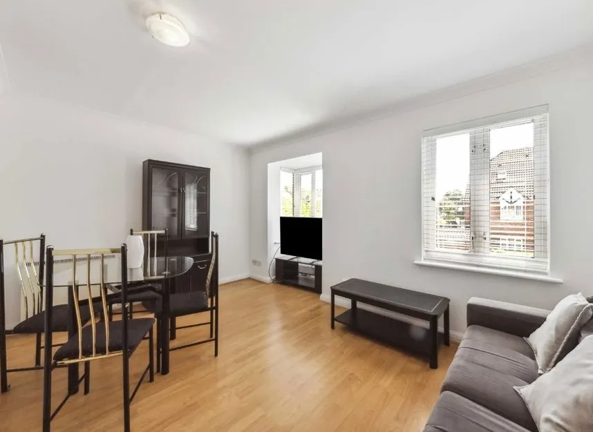 Dorset Mews, Finchley, N3, photo 2