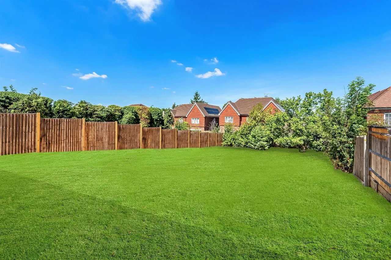 Leatherhead Road, Great Bookham, KT23, photo 10