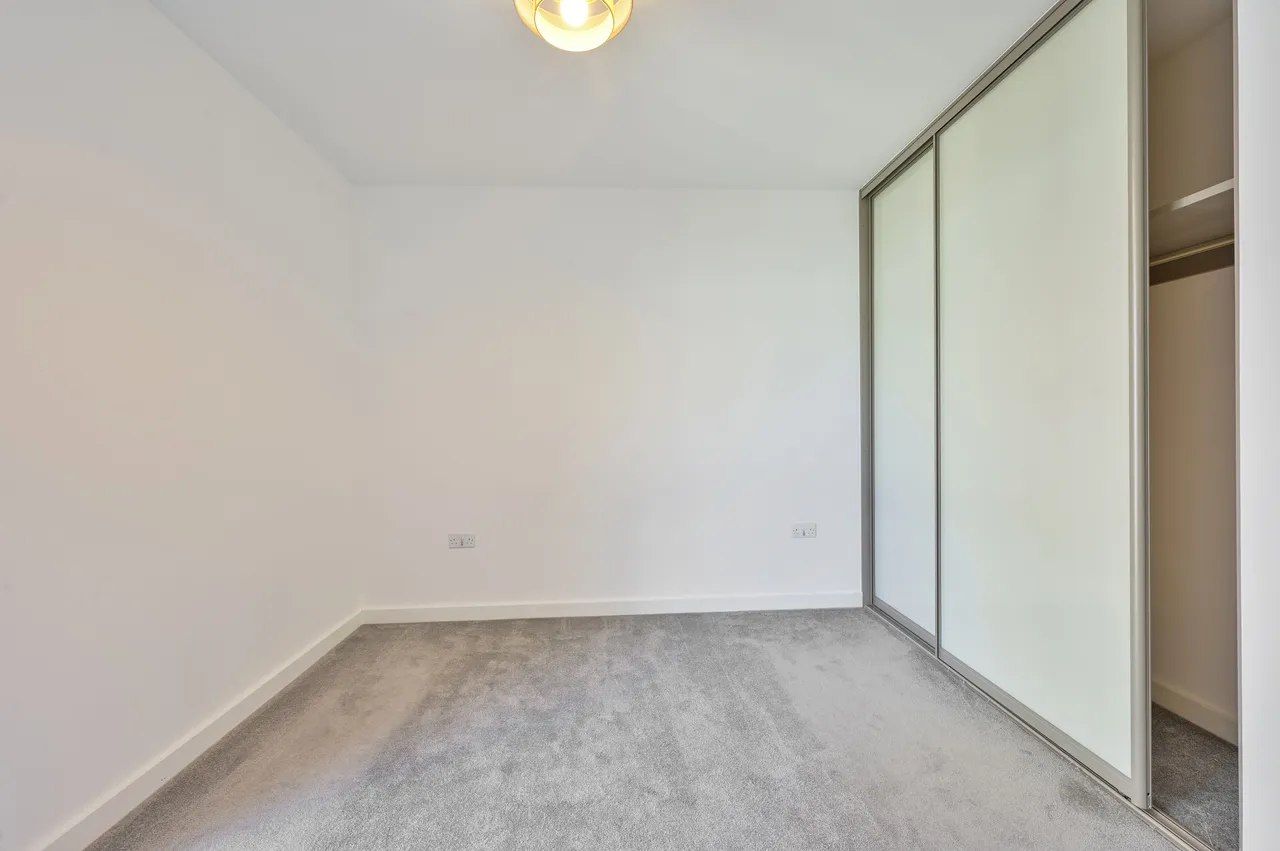 Apartment 702 (25% share), 15 Osiers Road, London, photo 6