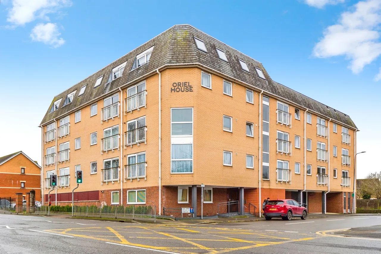 2 bed flat for sale, Windsor Road, Cardiff, CF24