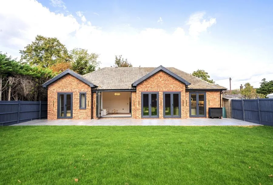 All Saints Road, SM1, photo 17