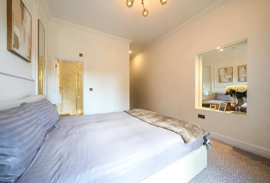 All Saints Road, SM1, photo 13