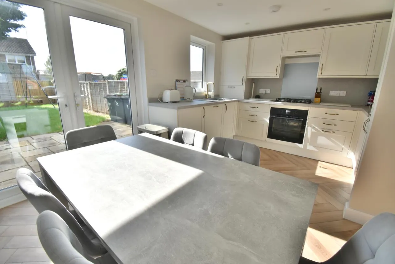 Leeson Drive, BH22, photo 4