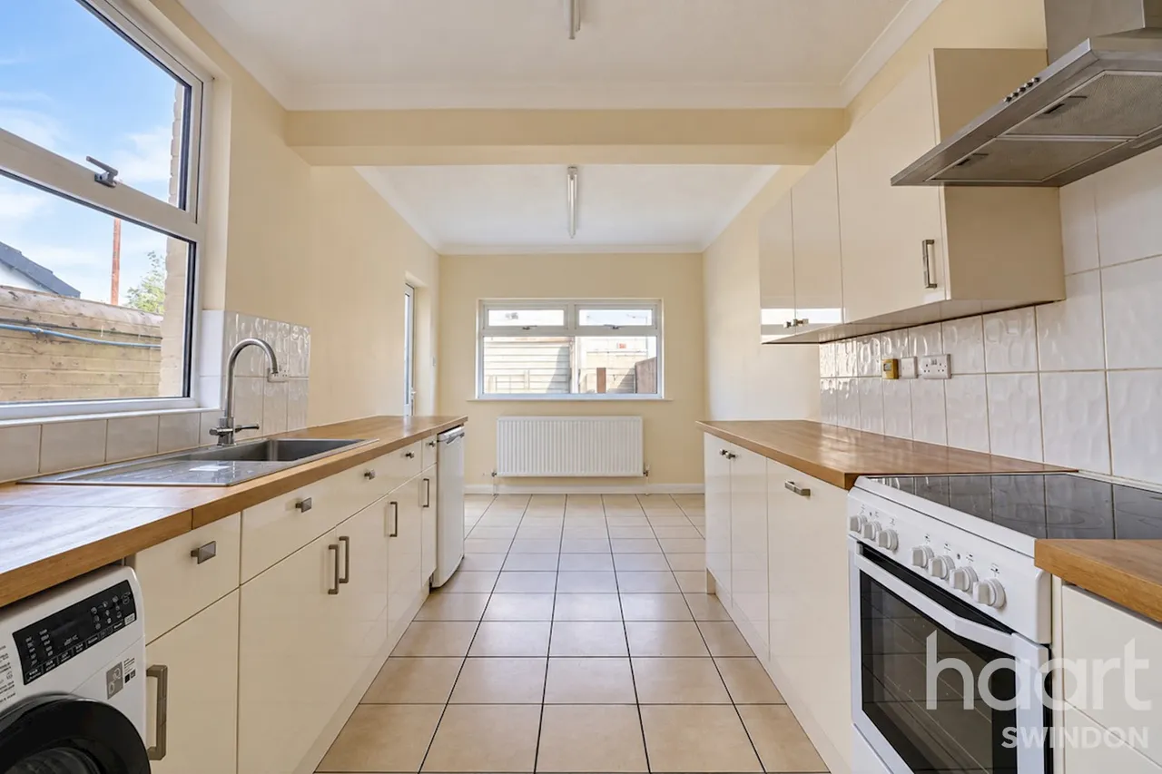 Ferndale Road, Swindon, SN2, photo 4