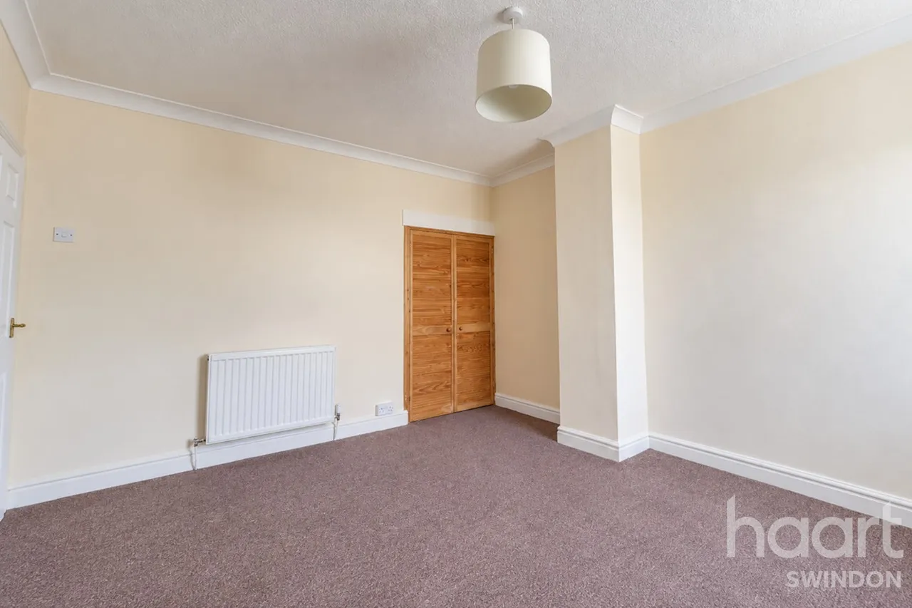 Ferndale Road, Swindon, SN2, photo 11