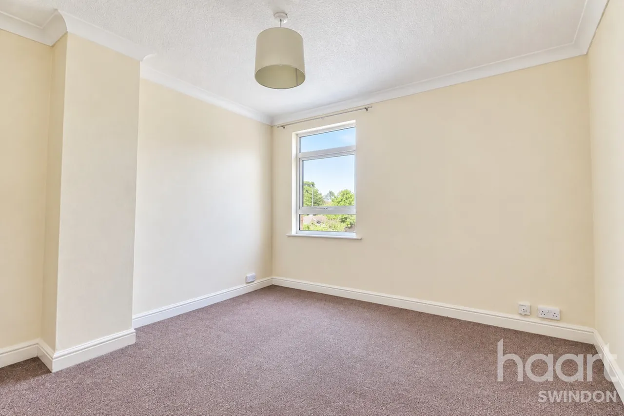 Ferndale Road, Swindon, SN2, photo 10