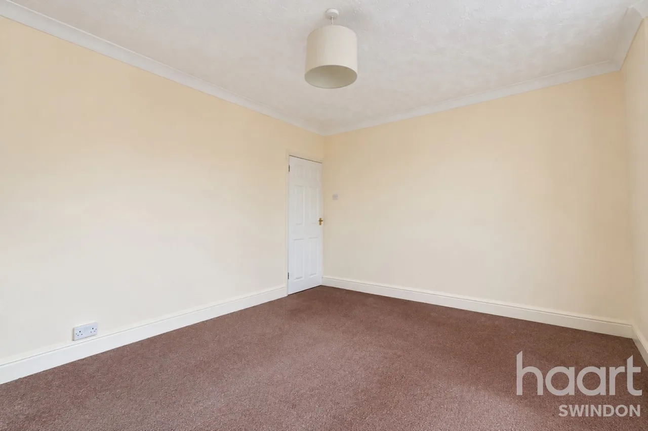Ferndale Road, Swindon, SN2, photo 9