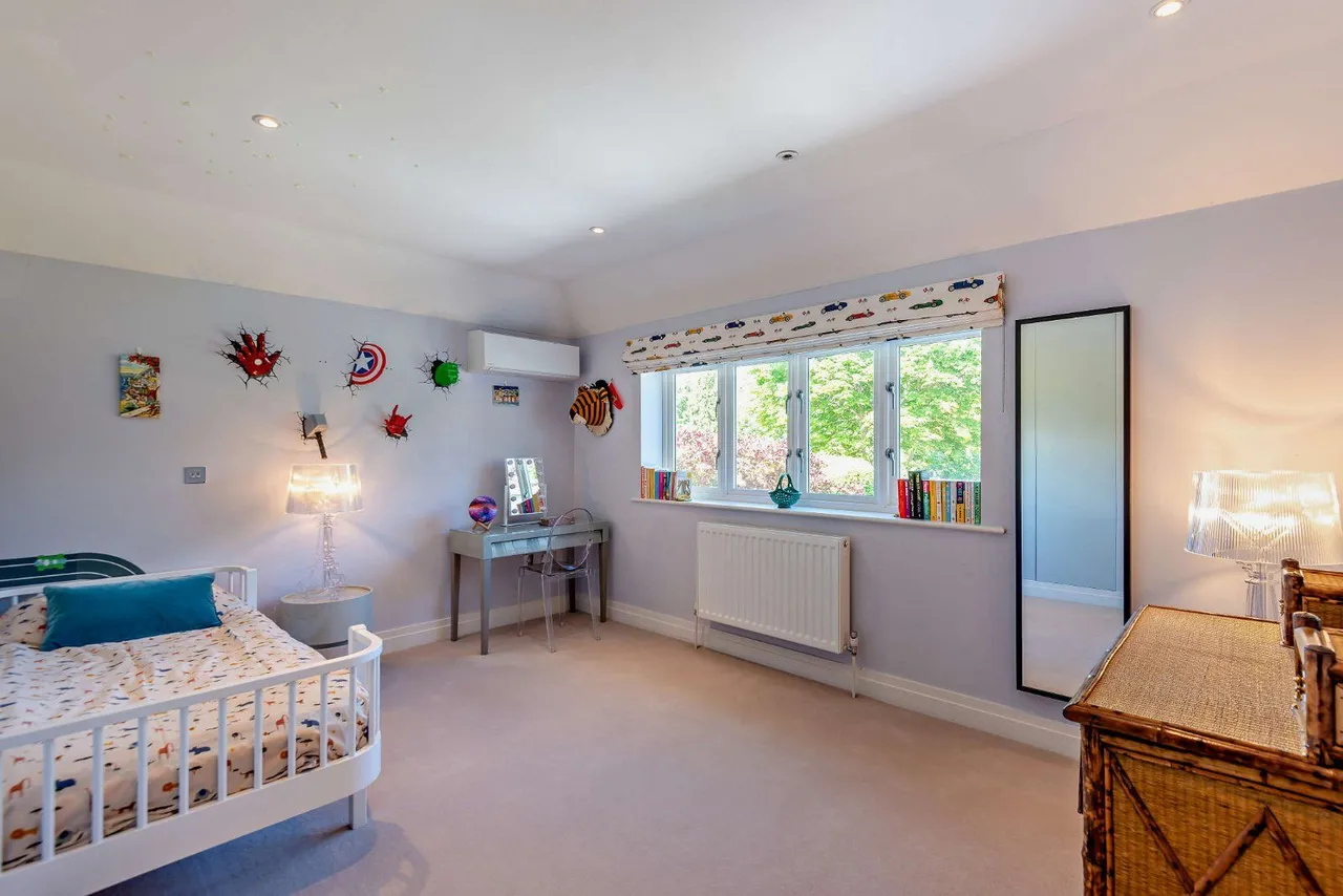 The Avenue, Chobham, GU24, photo 18