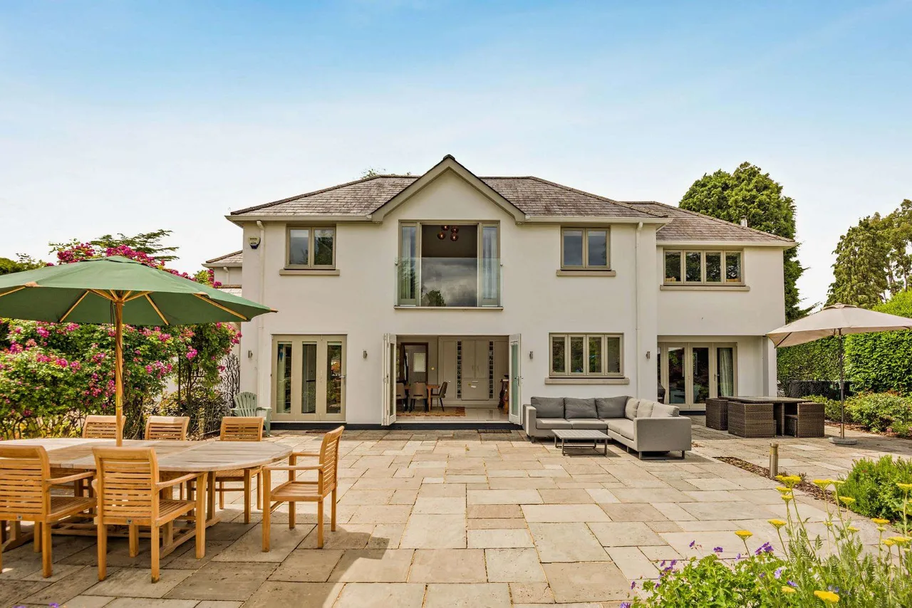 The Avenue, Chobham, GU24, photo 22