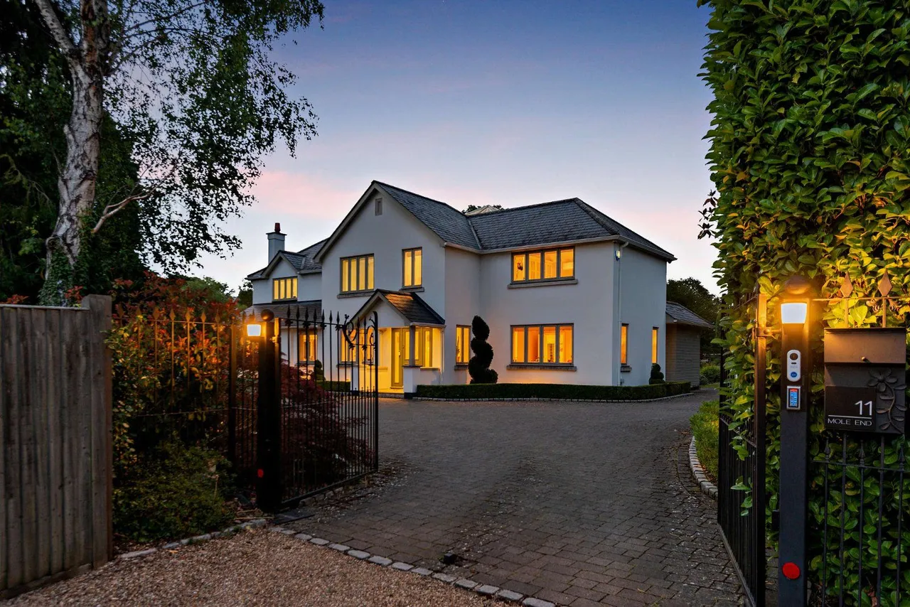The Avenue, Chobham, GU24, photo 31