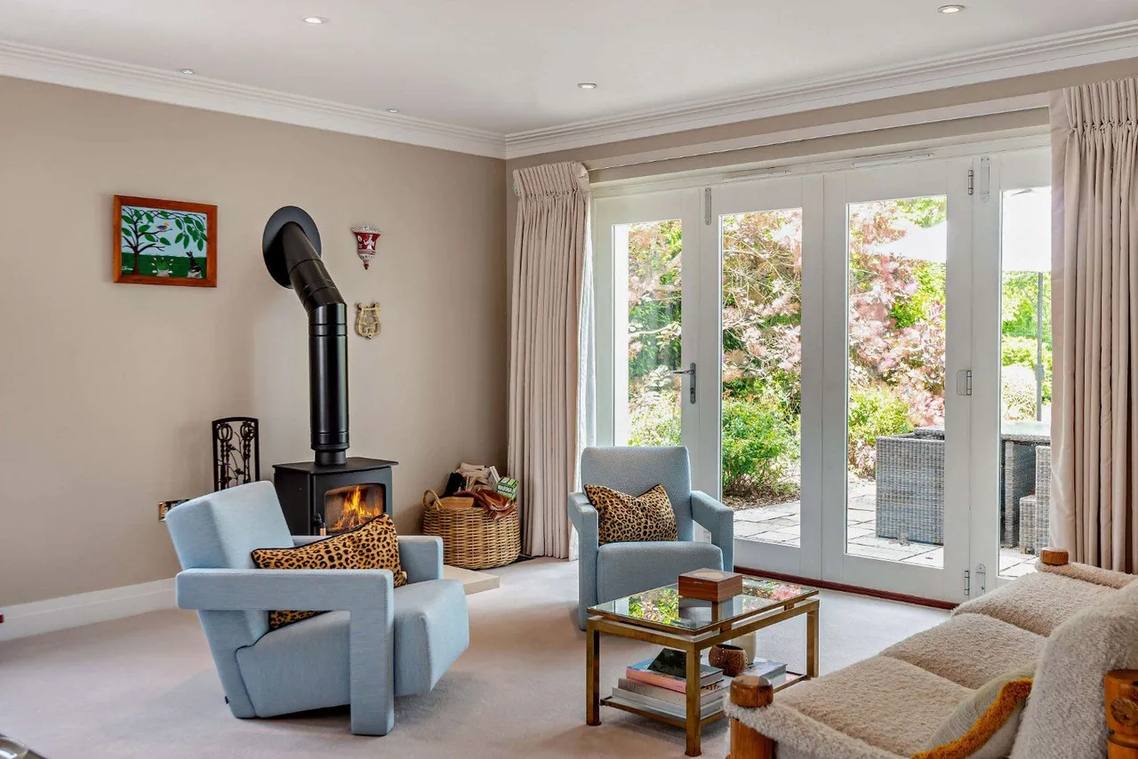 The Avenue, Chobham, GU24, photo 7