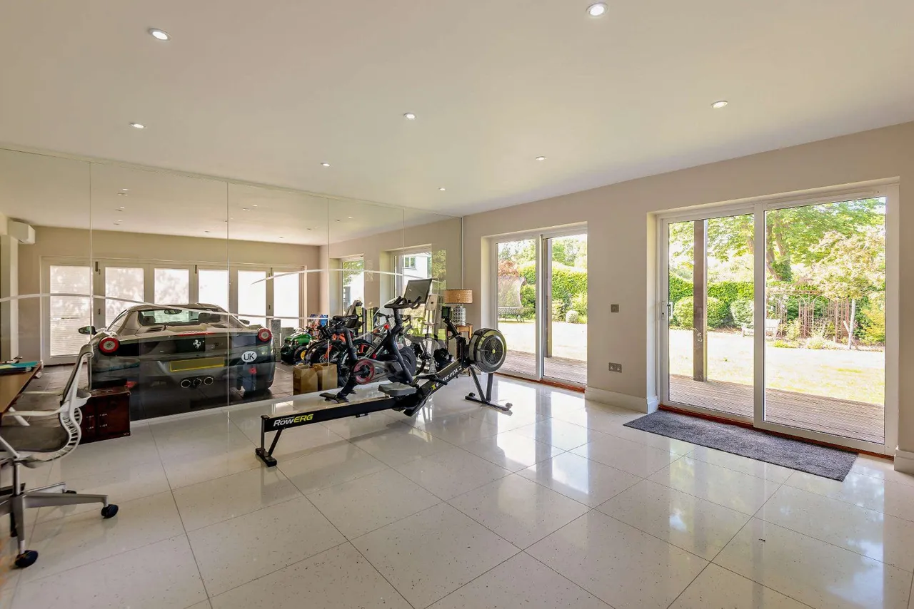 The Avenue, Chobham, GU24, photo 20