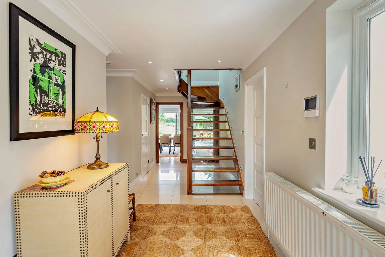 The Avenue, Chobham, GU24, photo 9