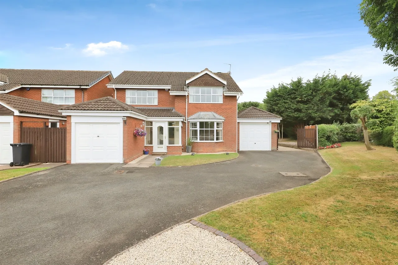 4 bed house for sale — Birley Grove, Halesowen