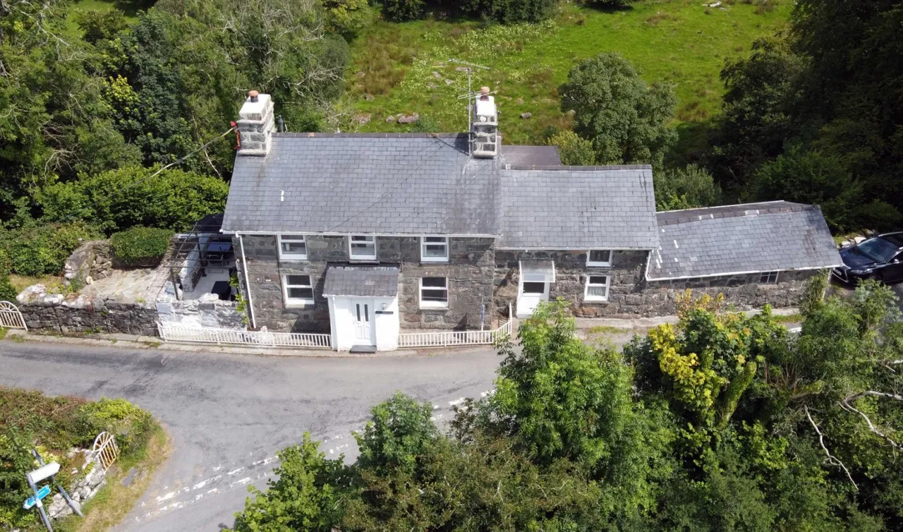 3 bed house for sale, Golan, Garndolbenmaen, LL51