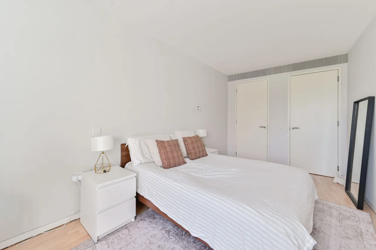 D42 Albion Riverside Building, 8 Hester Road, London, photo 8