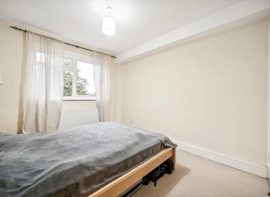 Rowan Close, Ealing, W5, photo 2