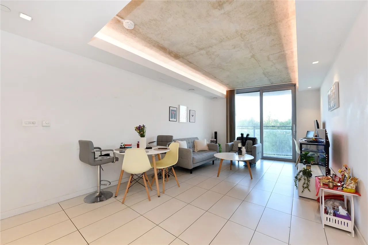 Tidal Basin Road, Canary Wharf, E16, photo 2