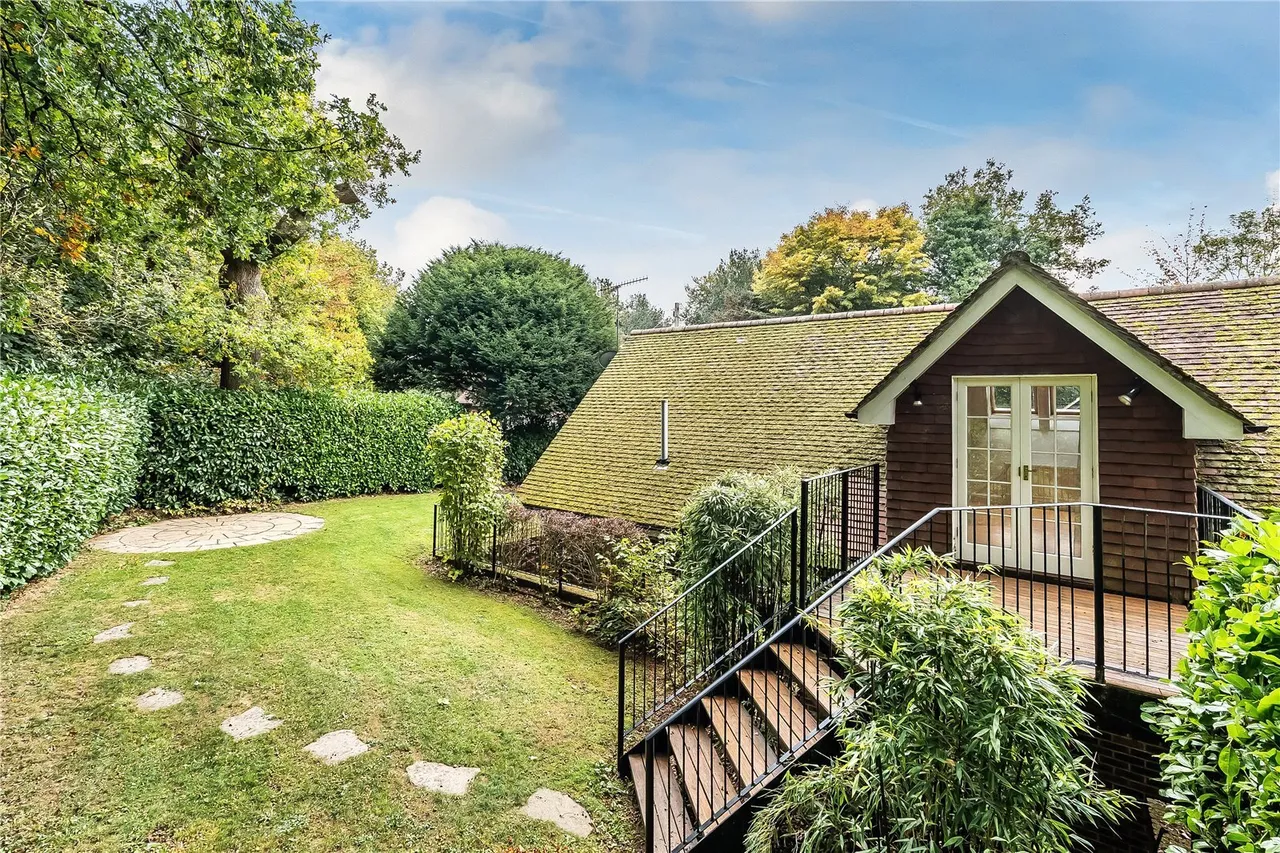 Stoneswood Road, Oxted, RH8, photo 2