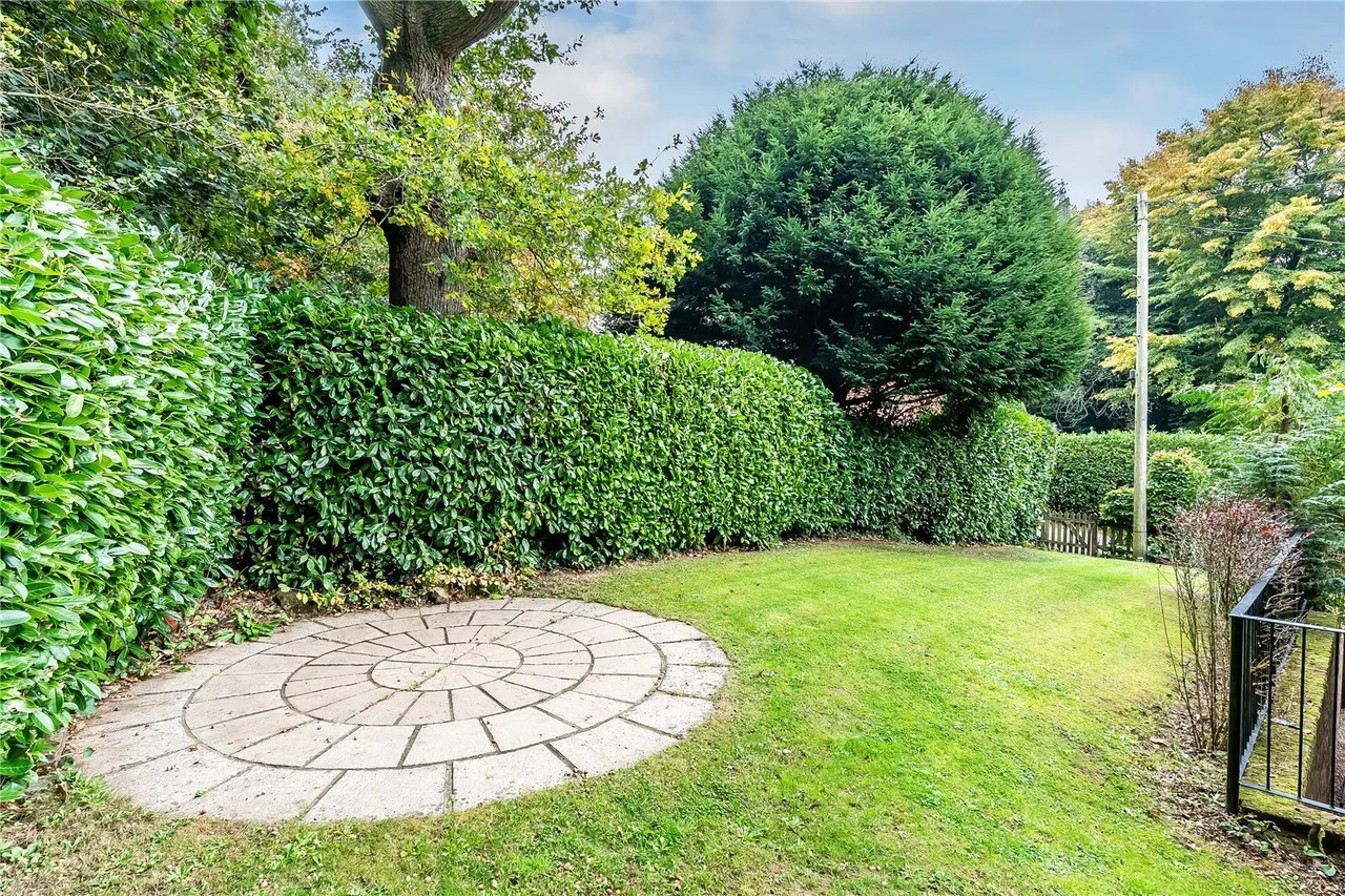 Stoneswood Road, Oxted, RH8, photo 4