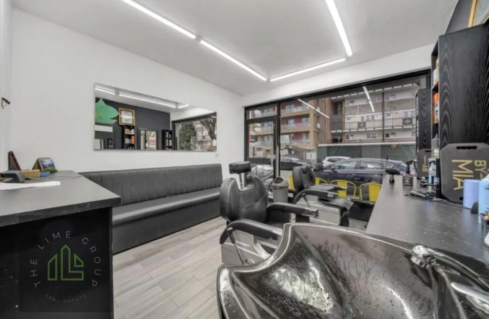 Capworth Street, Leyton, E10, photo 2