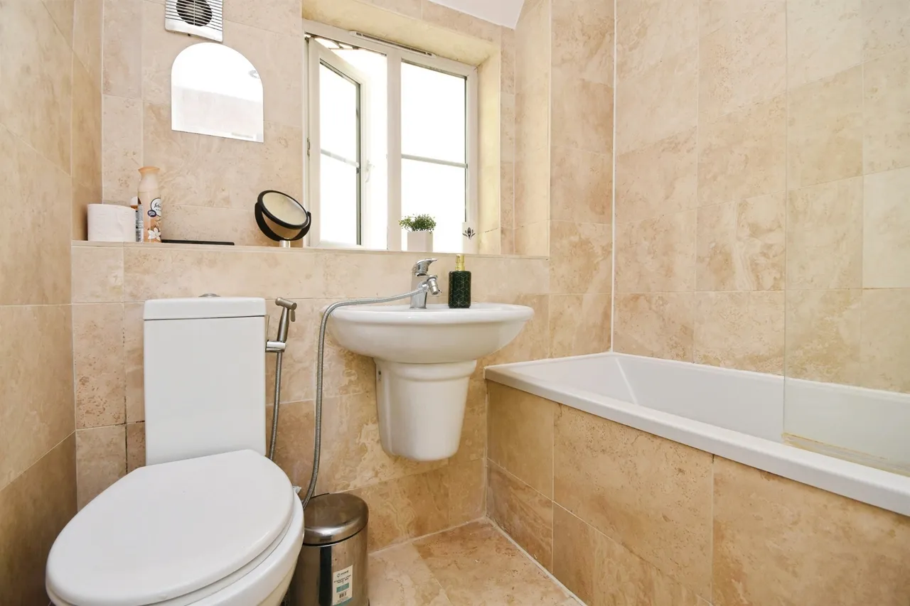 Cedar Avenue West, Chelmsford, CM1, photo 15