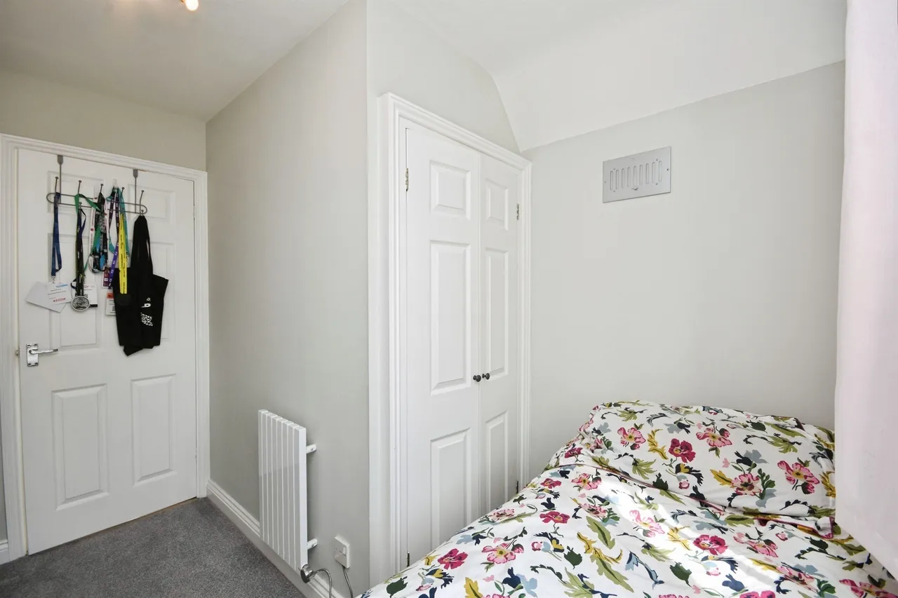 Cedar Avenue West, Chelmsford, CM1, photo 13