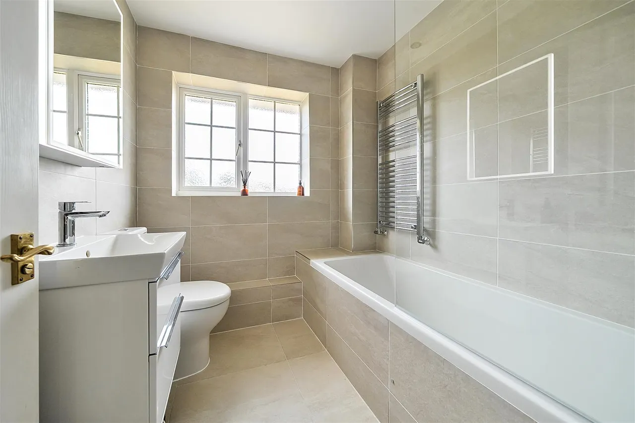 Corvette Avenue, Warsash, photo 14