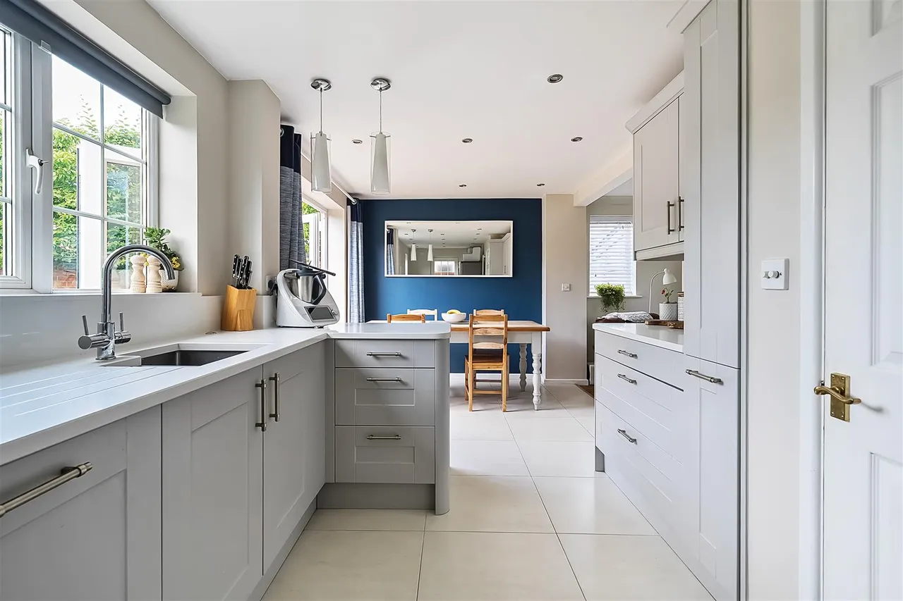Corvette Avenue, Warsash, photo 5