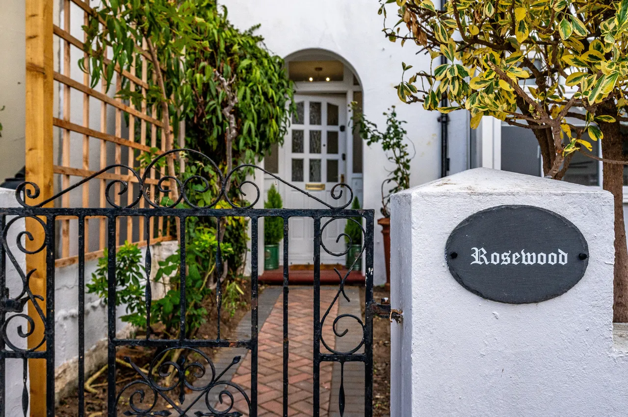 Rosewood, Bickley Crescent, Bromley, photo 4