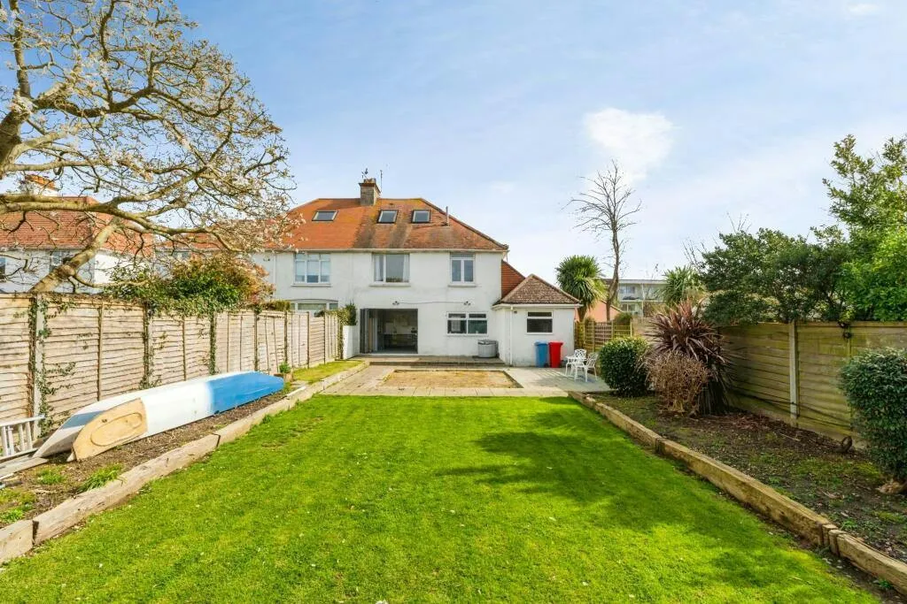 St. Valerie Road, Worthing, BN11, photo 2