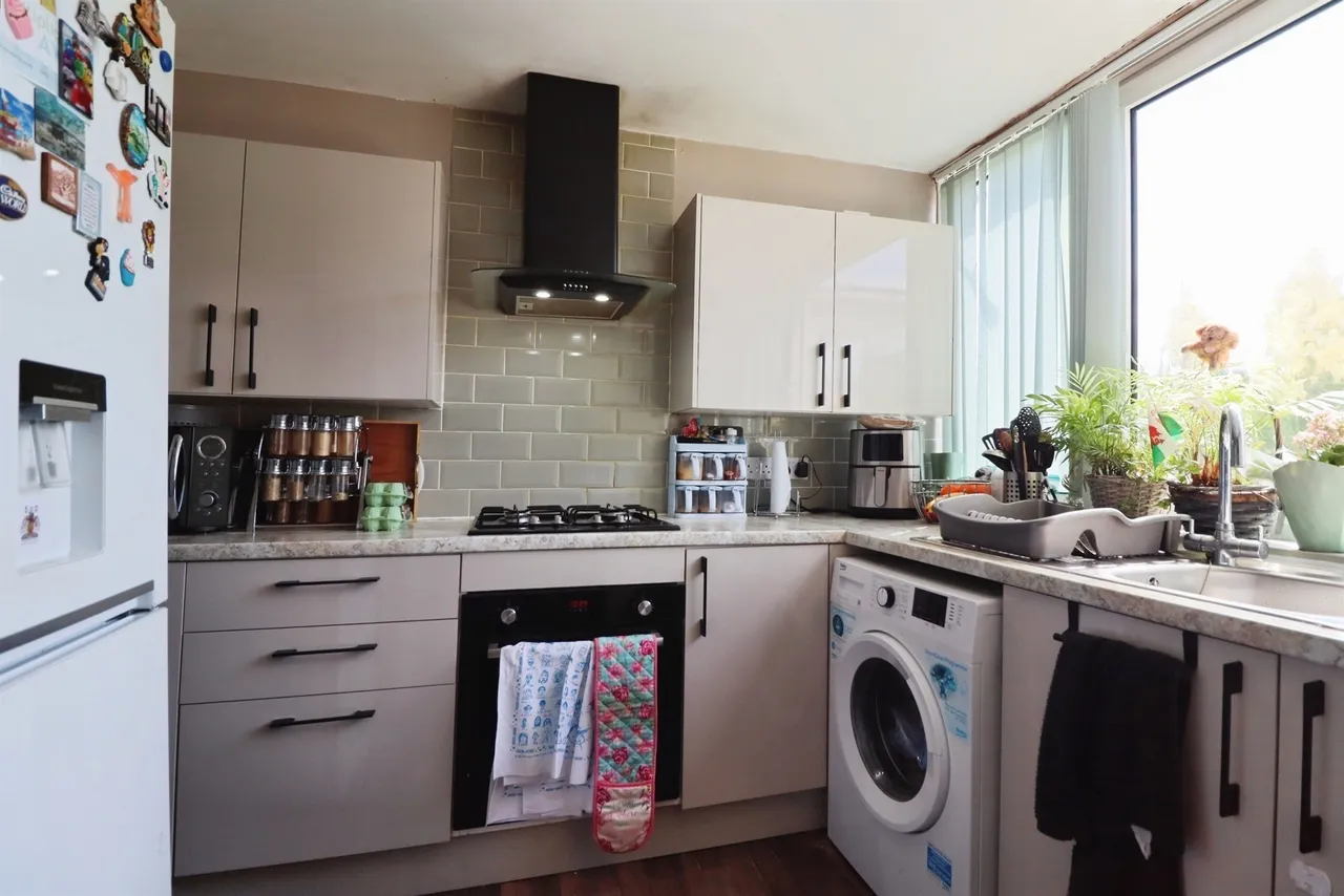 Ilminster Close, Barry, CF63, photo 3