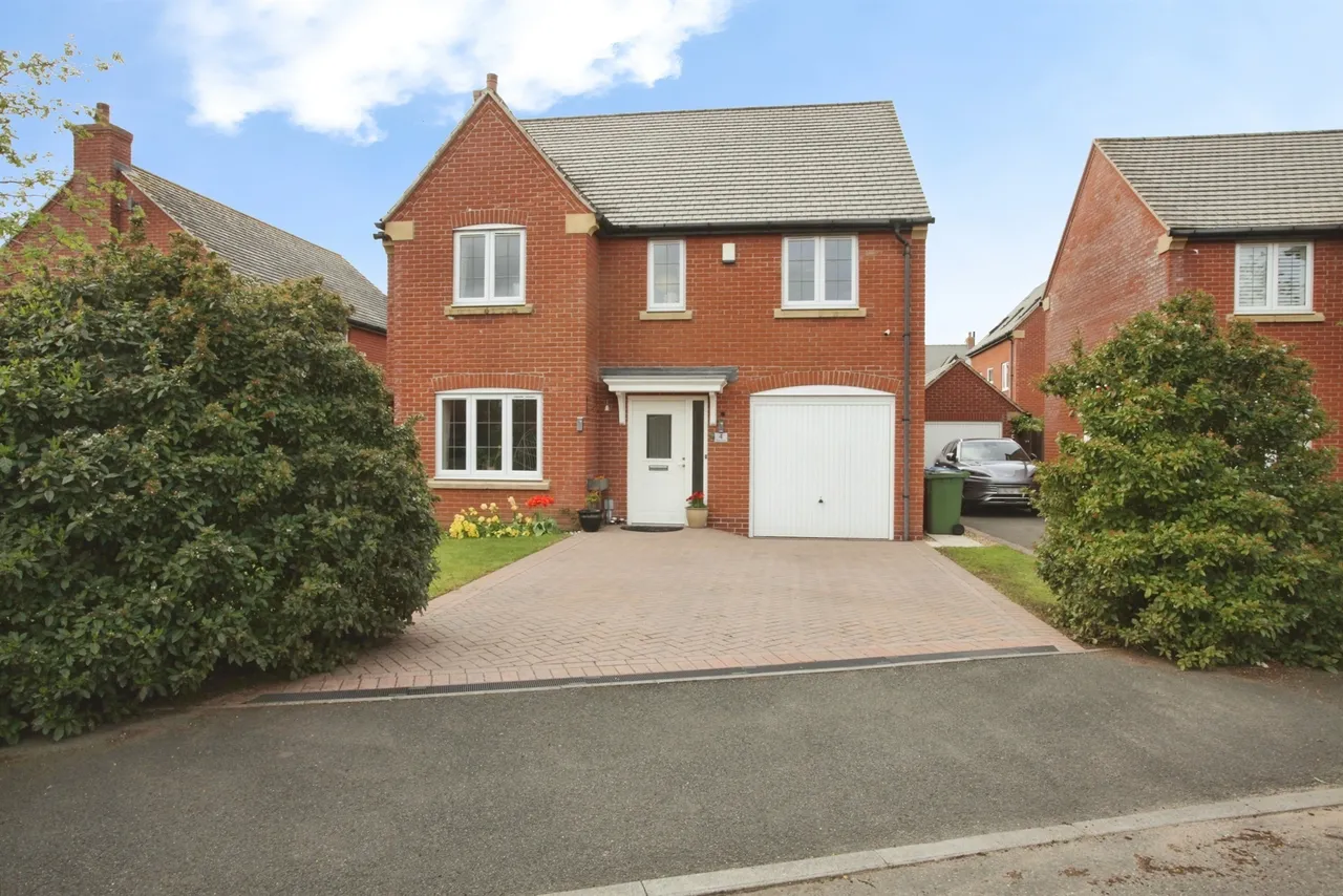 4 bed house for sale — Tene Close, Cawston, Rugby