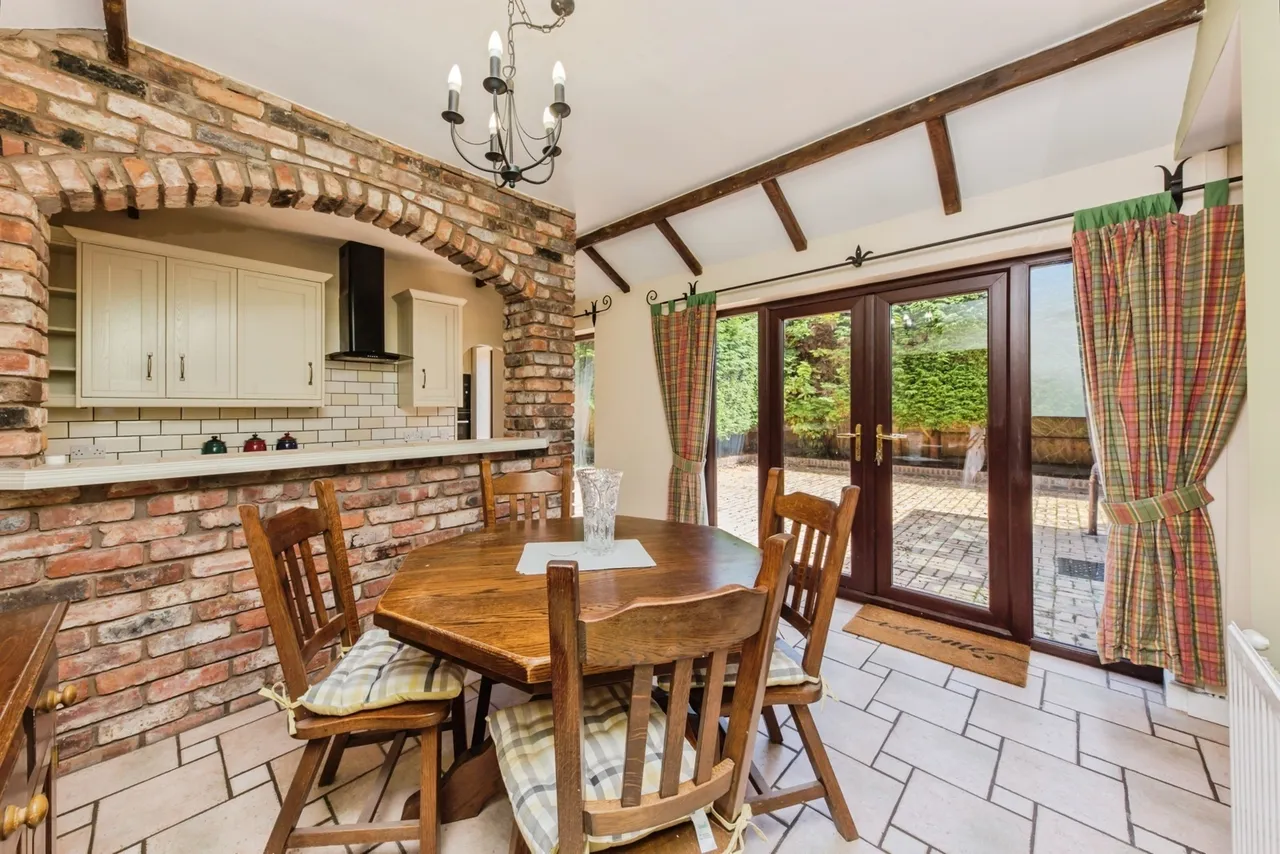 Woodlands Crescent, High Legh, Knutsford, Cheshire, WA16, photo 3