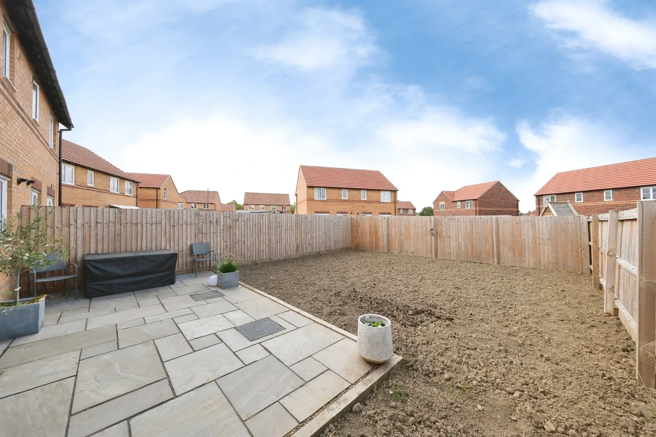 Swan Street, Poolsbrook, S43, photo 13