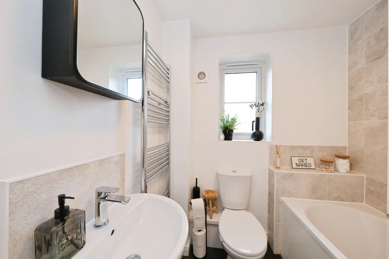 Swan Street, Poolsbrook, S43, photo 10