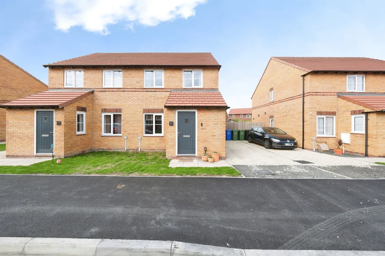 3 bed house for sale, Swan Street, Poolsbrook, S43