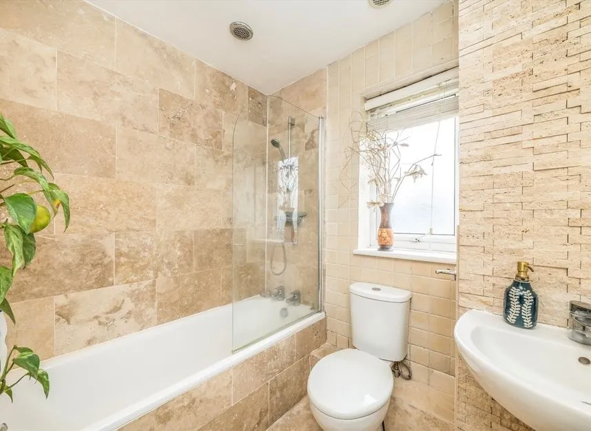 Harewood Road, Colliers Wood, SW19, photo 8