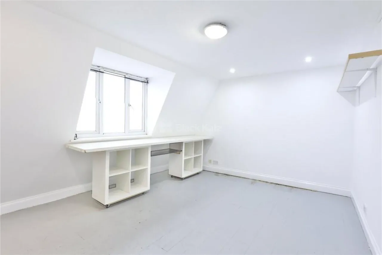 Hornsey Road, N19, photo 3