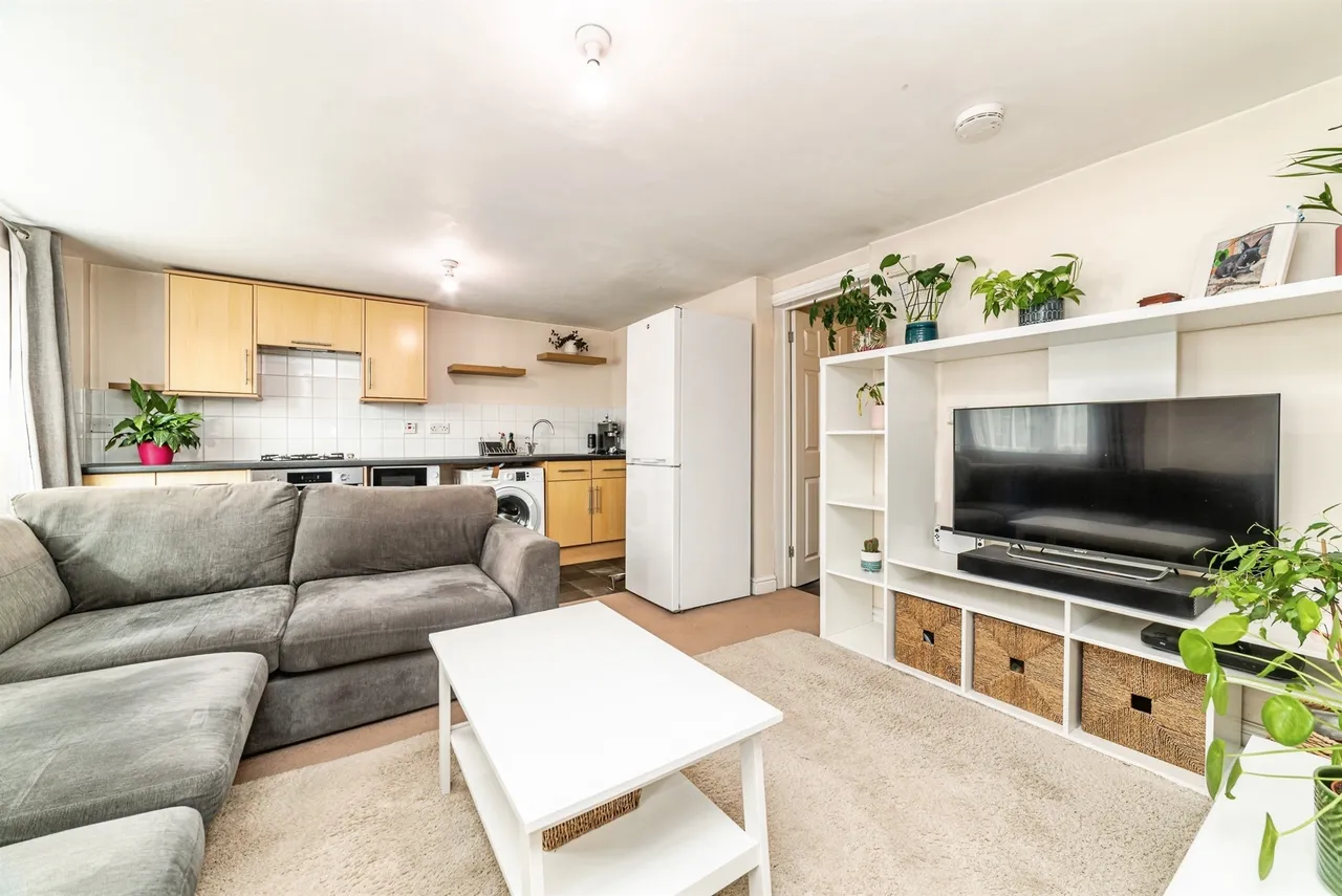 Watson Way, Basingstoke, RG23, photo 4