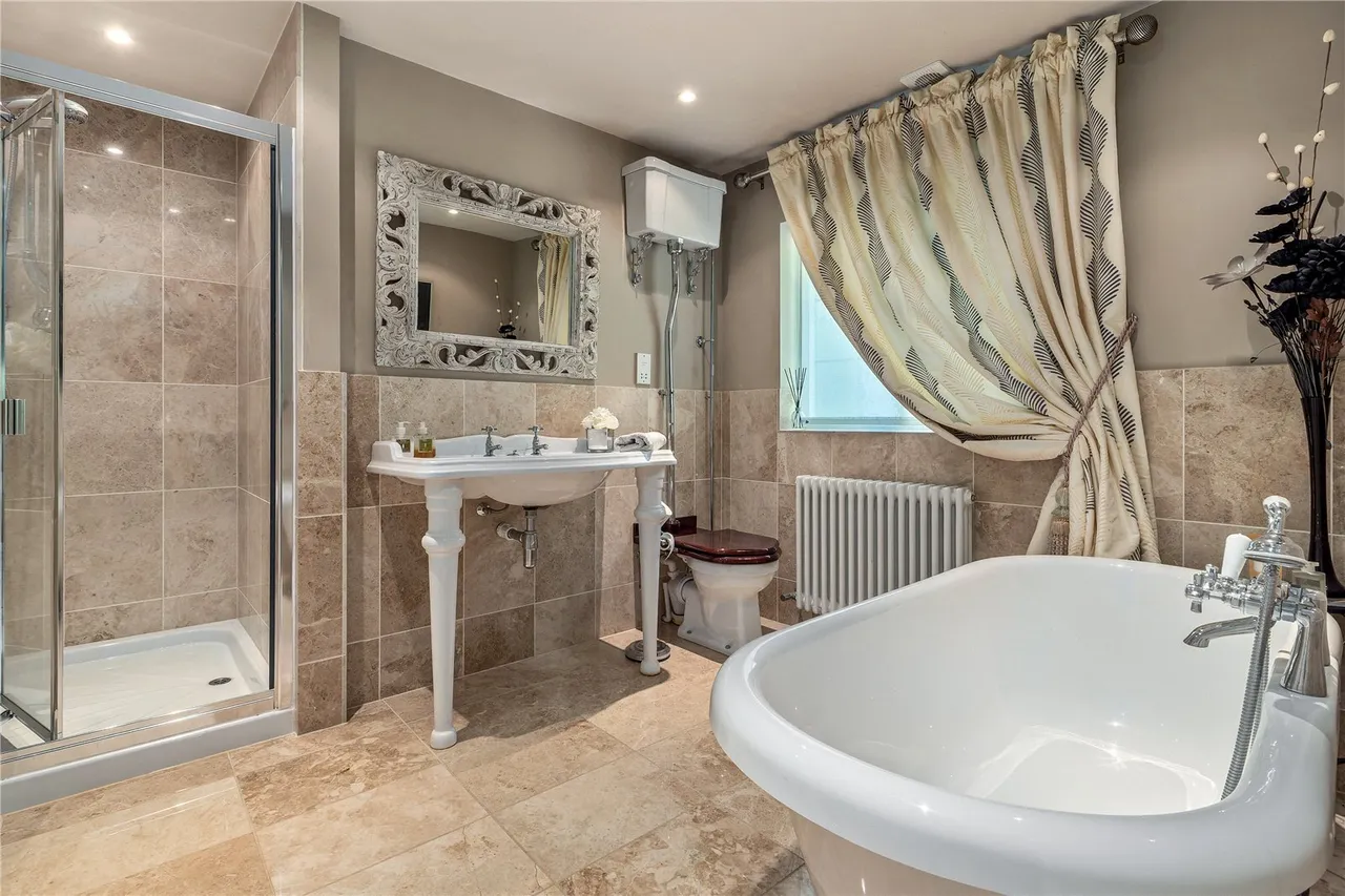 Hollin Lane, Styal, SK9, photo 18