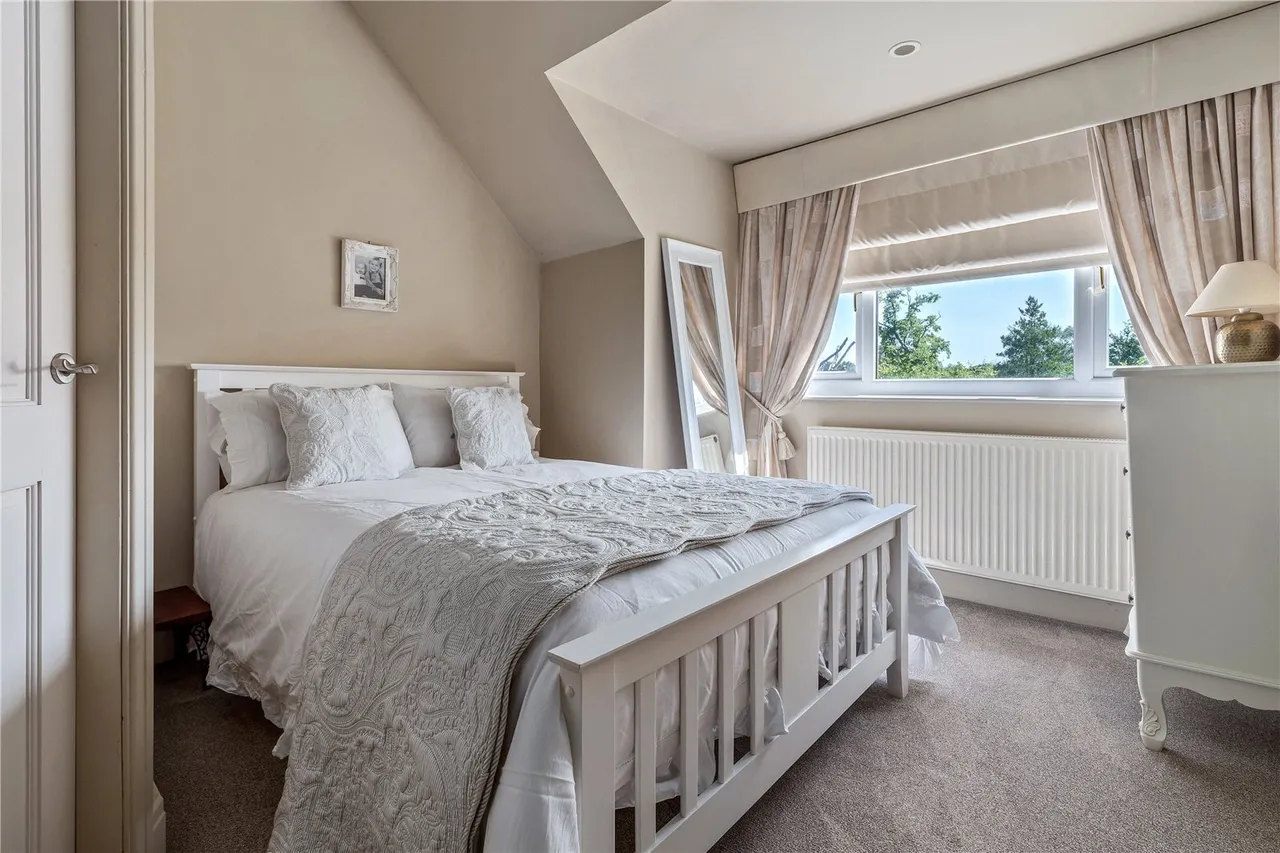 Hollin Lane, Styal, SK9, photo 16