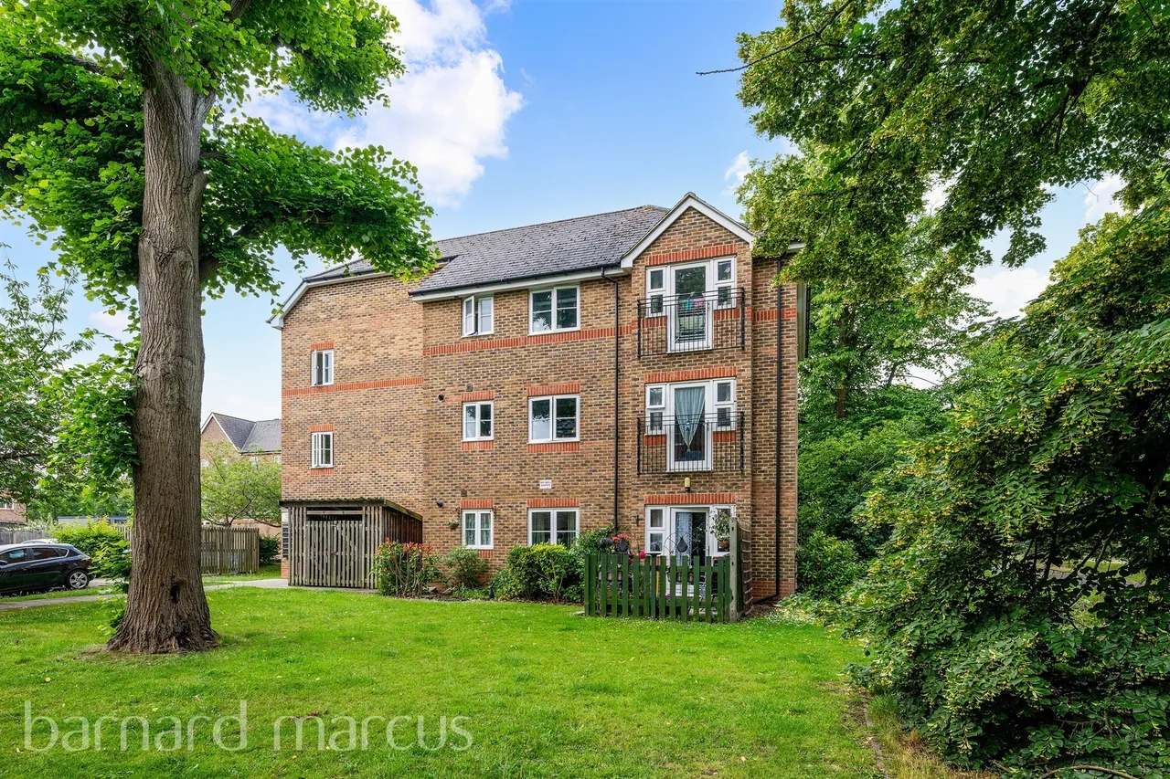 2 bed flat for sale — Westcote Road, Epsom