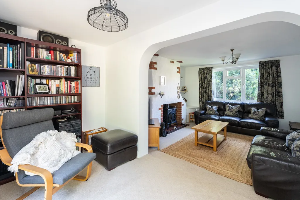 Springfield Road, Westcott, RH4, photo 17