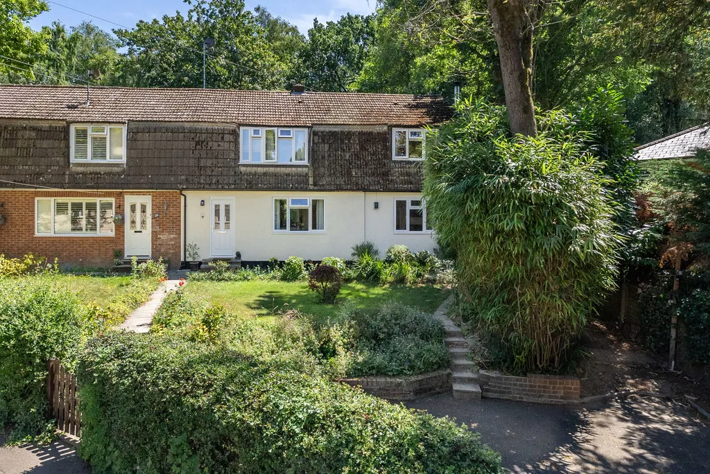 Springfield Road, Westcott, RH4, photo 7