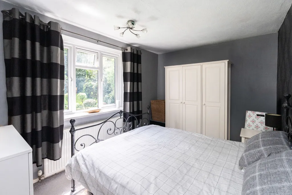 Springfield Road, Westcott, RH4, photo 11